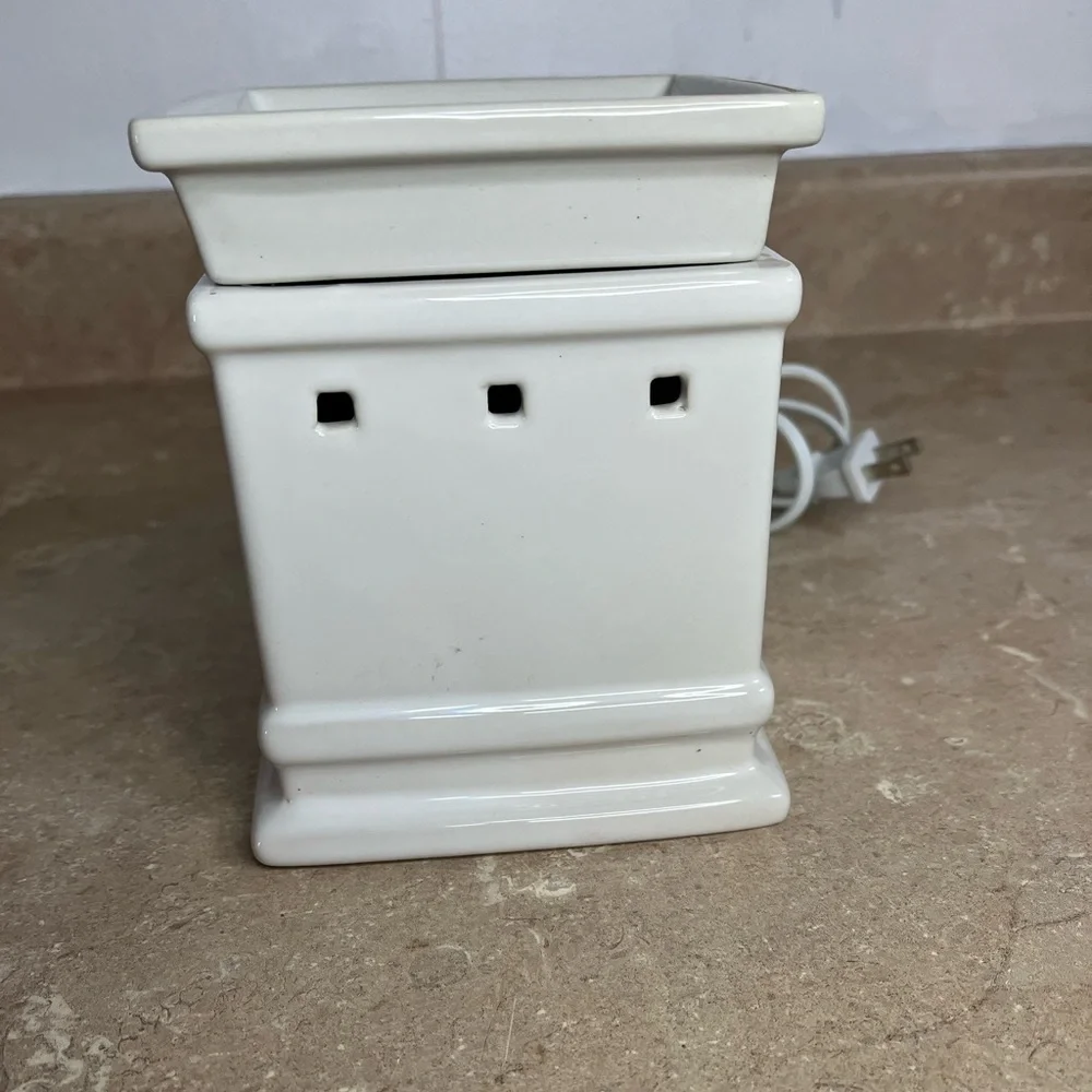Scentsy Square White Wax Warmer